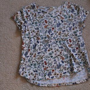 Juniors floral t-shirt